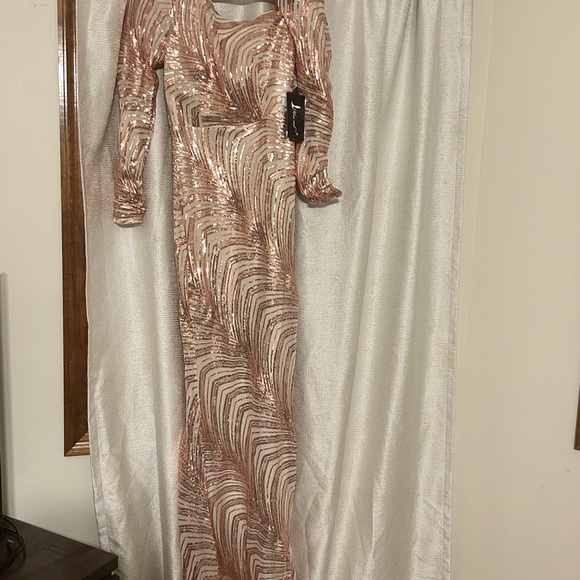 NWT One Shoulder Mermaid Sequin Maxi Gold Prom Dress - Picture 4 of 7